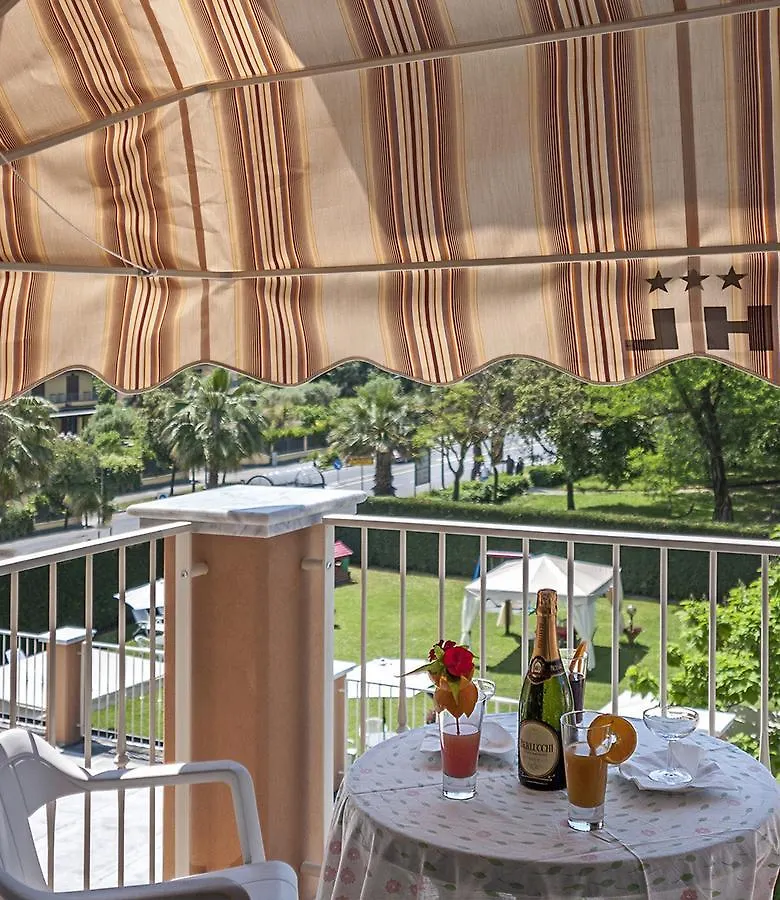 Hotel Lido Marina di Massa 3*,  Italia