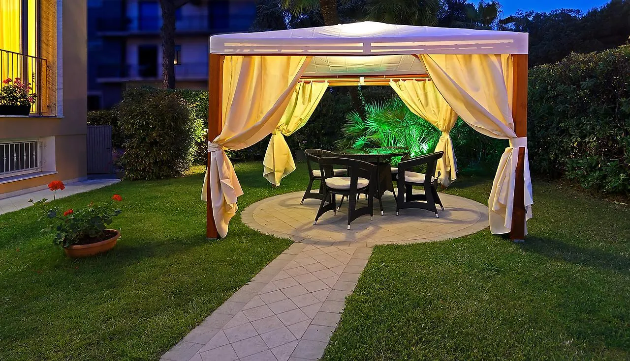 Hotel Lido Marina di Massa 3*,  Italia